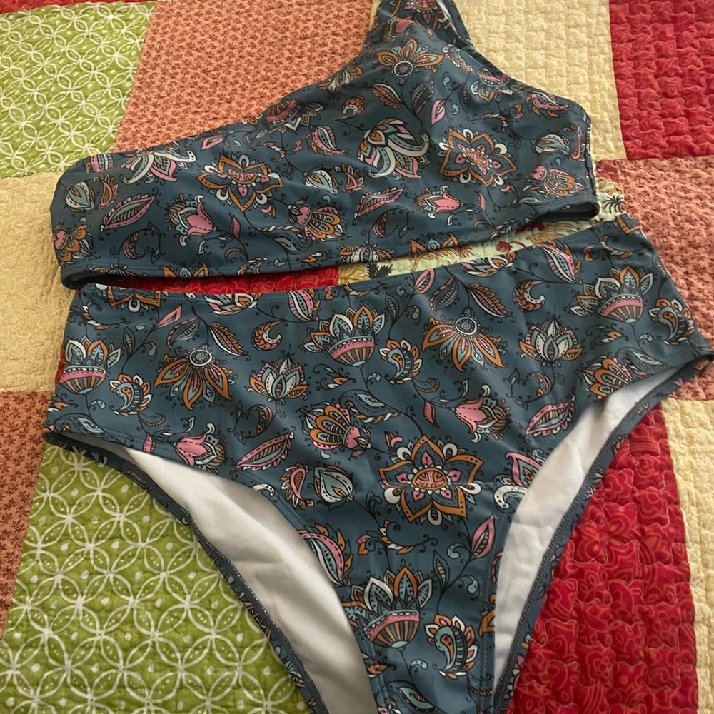 Brand new SHEIN bathing suit.